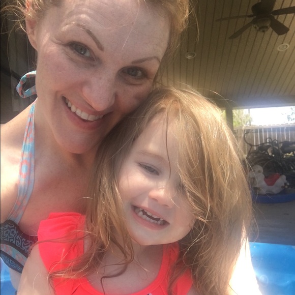 Meet your Posher, Kristen - Picture 1 of 1